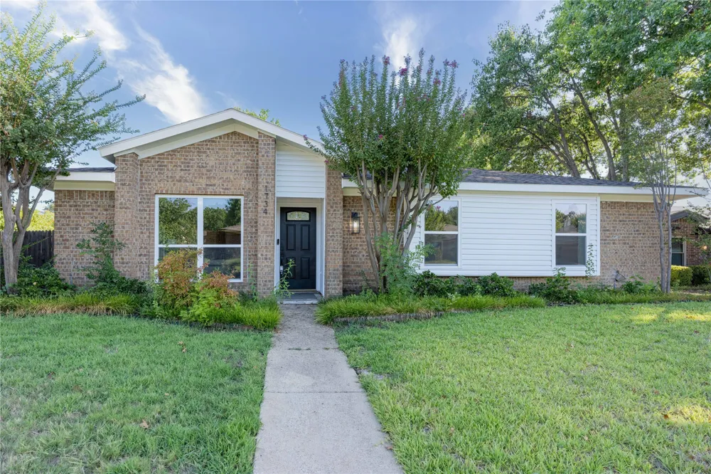 1734 Sterling Lane Lewisville, TX 75067