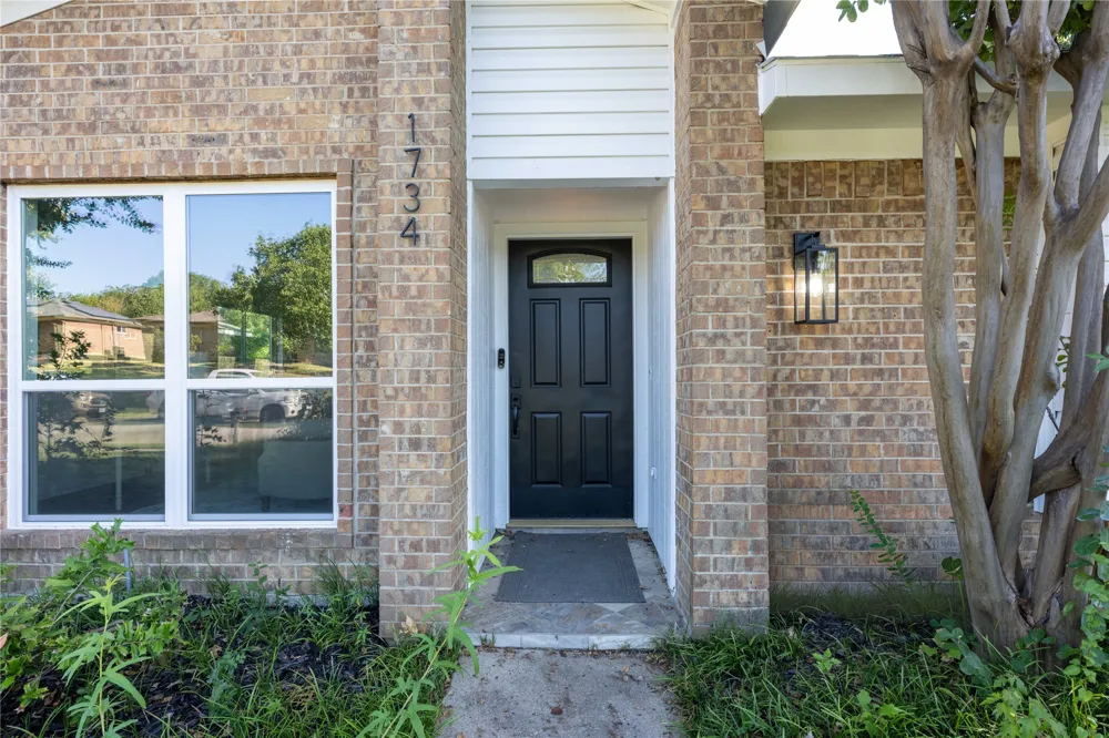 1734 Sterling Lane Lewisville, TX 75067