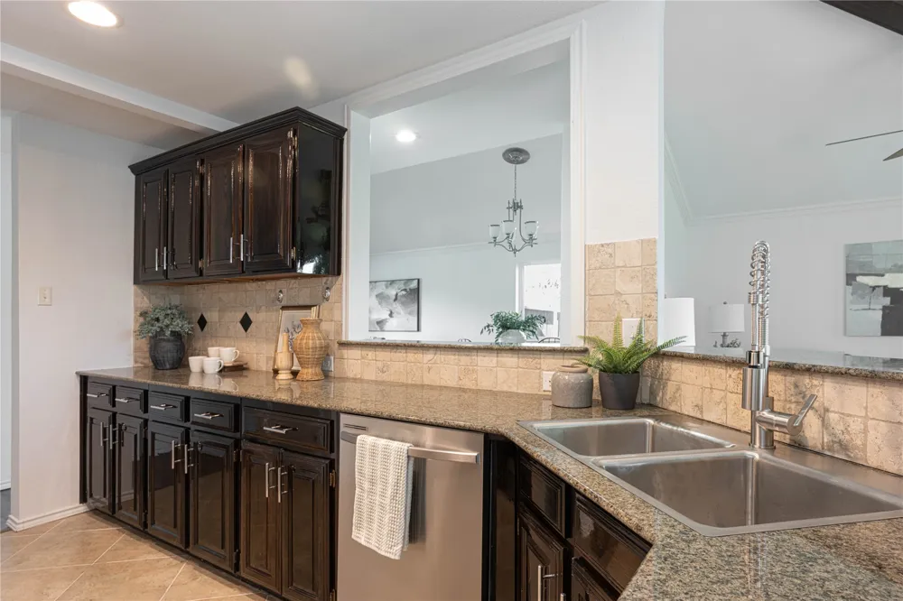 1734 Sterling Lane Lewisville, TX 75067