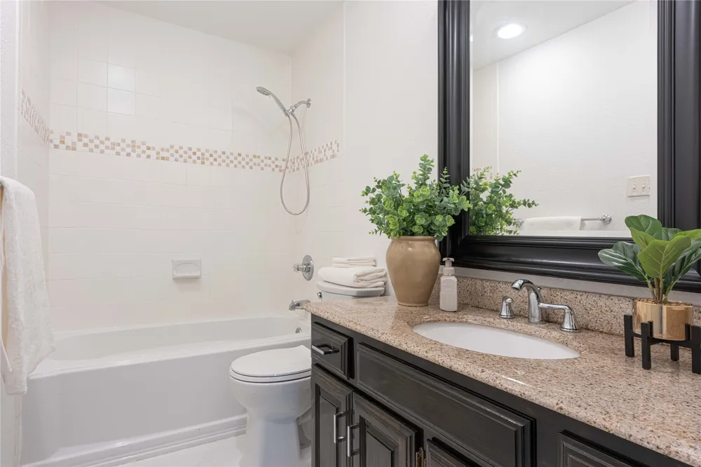 1734 Sterling Lane Lewisville, TX 75067