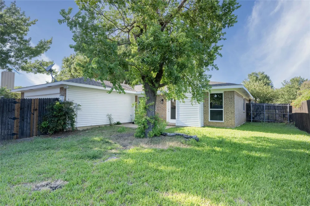 1734 Sterling Lane Lewisville, TX 75067