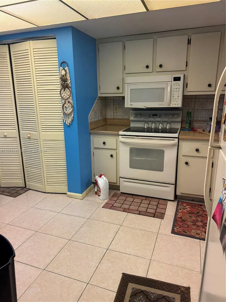 7640 NW 18th St #104 Margate, FL 33063