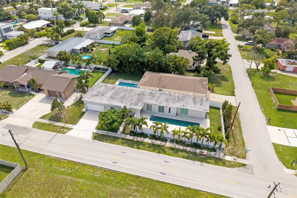 4524 RIVERWOOD AVENUE Sarasota, FL 34231