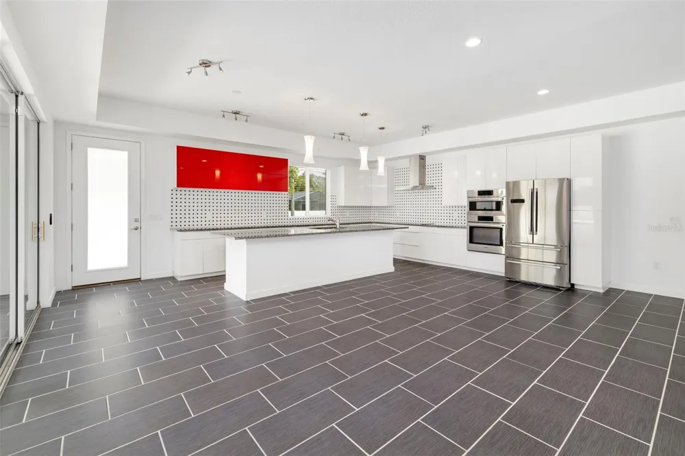 4524 RIVERWOOD AVENUE Sarasota, FL 34231