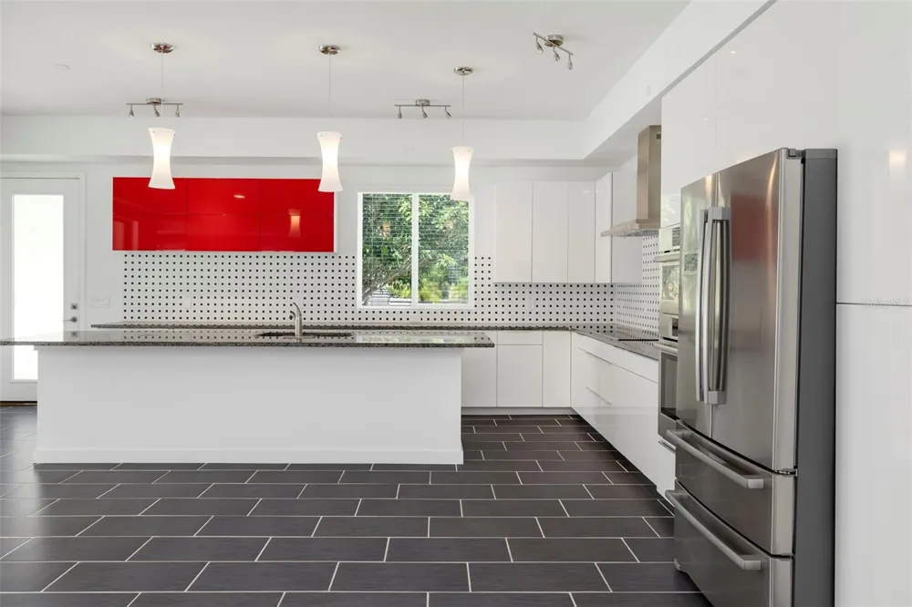 4524 RIVERWOOD AVENUE Sarasota, FL 34231
