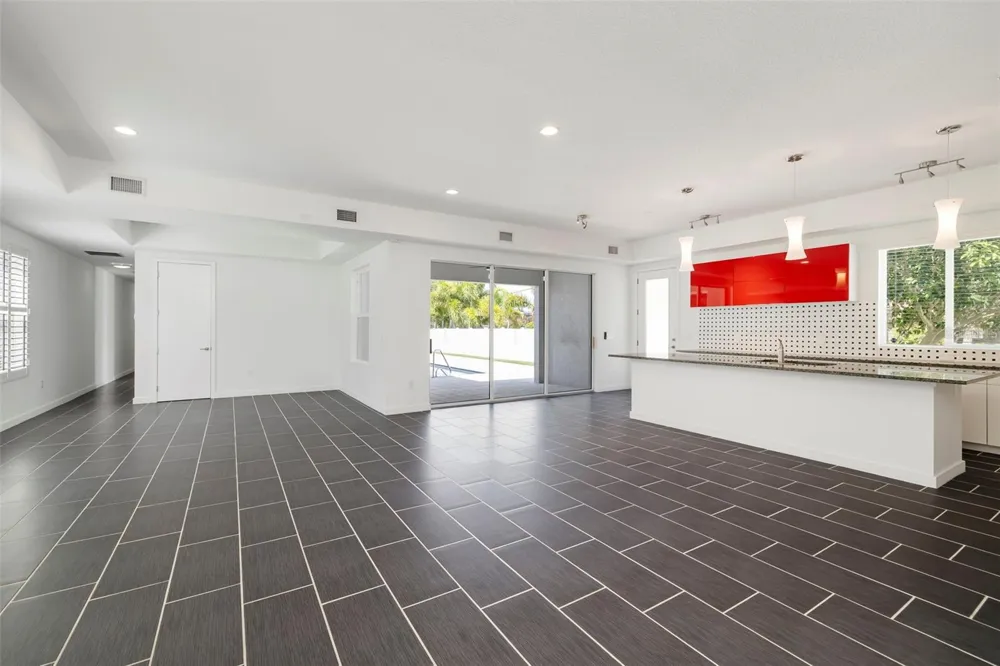 4524 RIVERWOOD AVENUE Sarasota, FL 34231