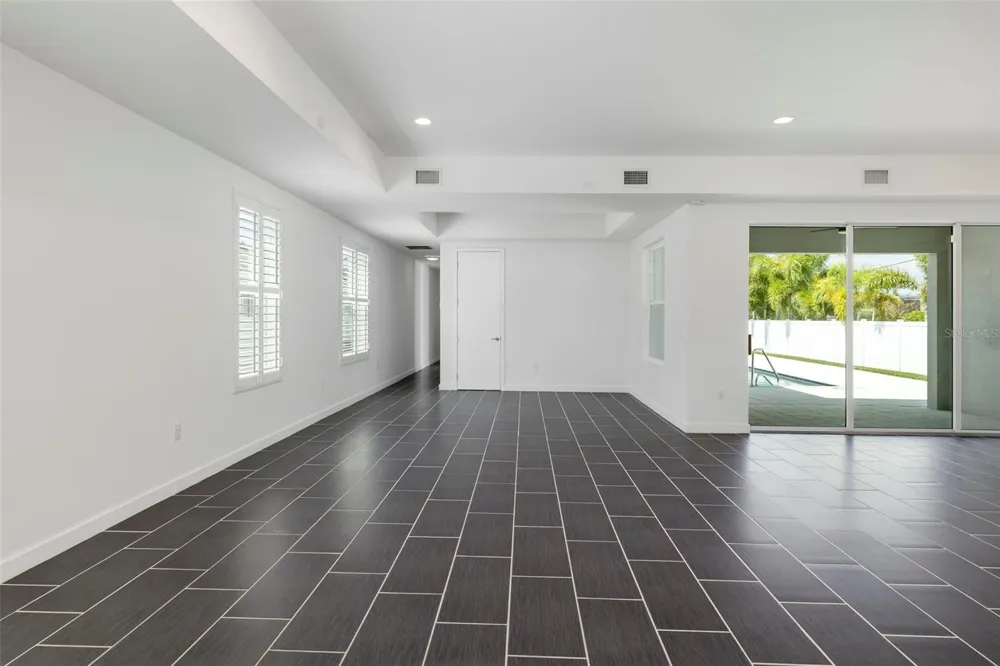 4524 RIVERWOOD AVENUE Sarasota, FL 34231