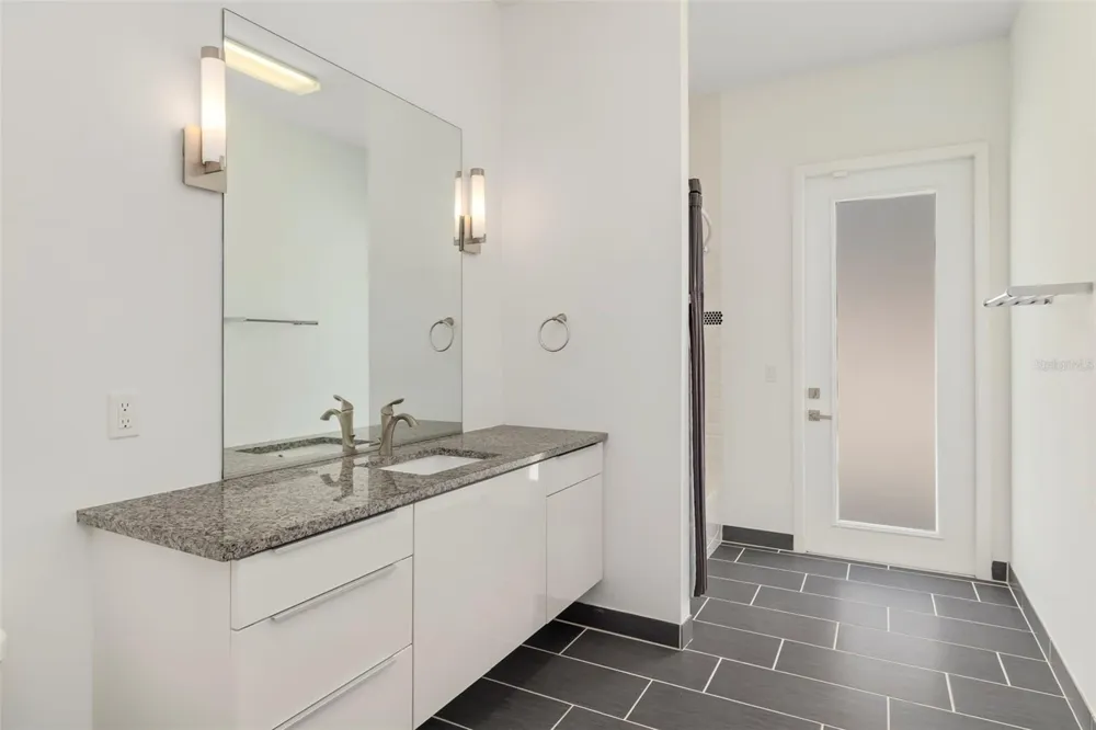 4524 RIVERWOOD AVENUE Sarasota, FL 34231