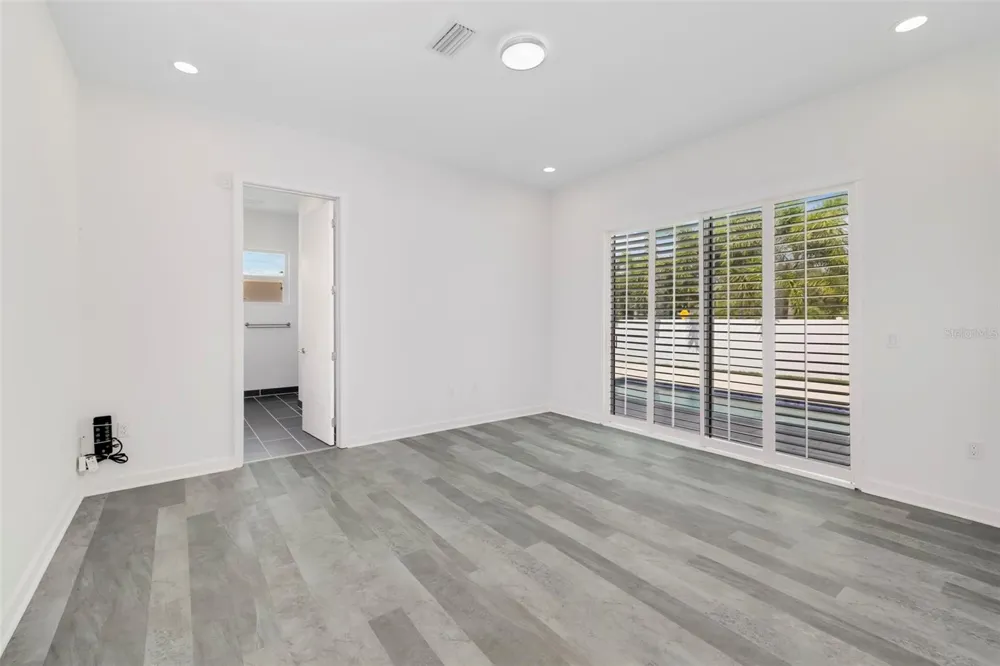 4524 RIVERWOOD AVENUE Sarasota, FL 34231