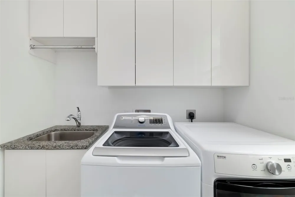 4524 RIVERWOOD AVENUE Sarasota, FL 34231