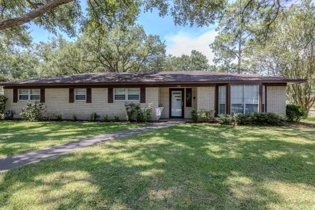 1700 Mustang Avenue Bay City, TX 77414