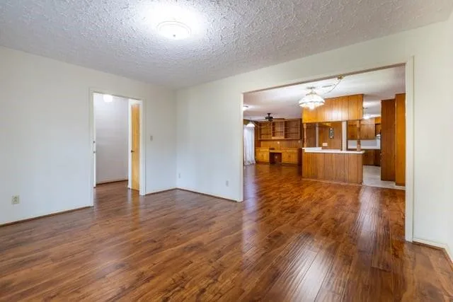 1700 Mustang Avenue Bay City, TX 77414