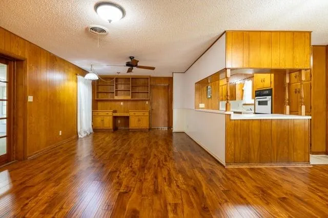 1700 Mustang Avenue Bay City, TX 77414