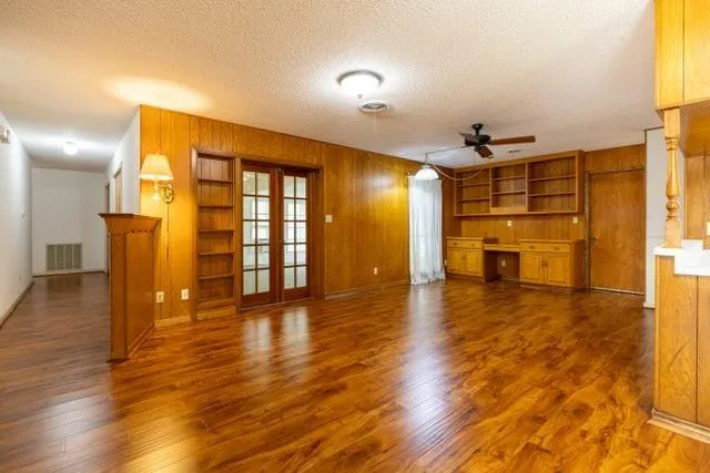 1700 Mustang Avenue Bay City, TX 77414