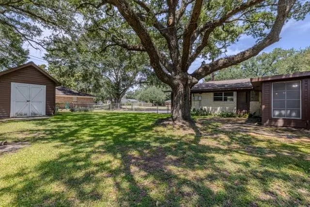 1700 Mustang Avenue Bay City, TX 77414