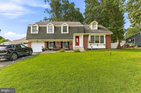 914 SCHUYLER PLACE