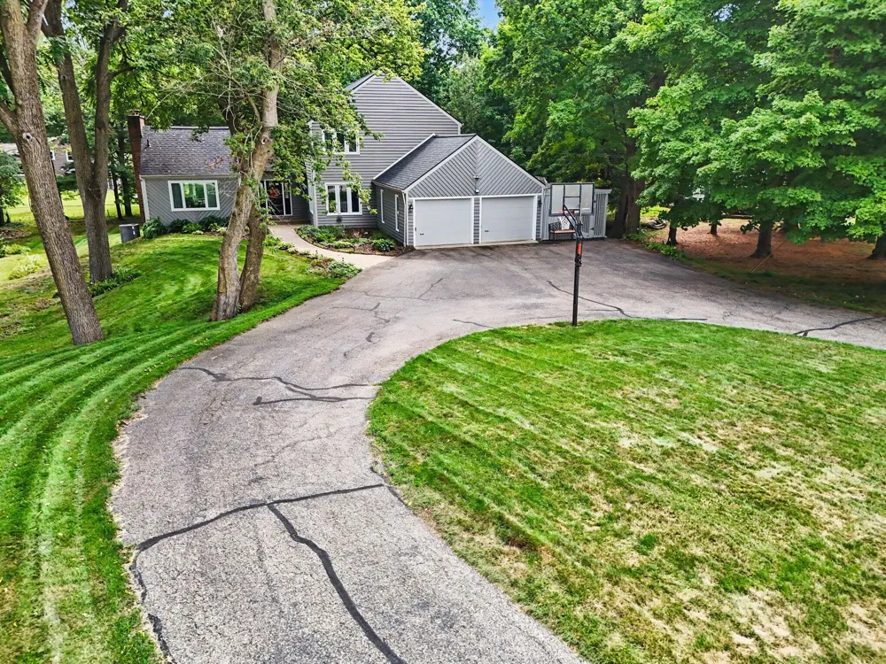 11104 Littlefield Richland, MI 49083