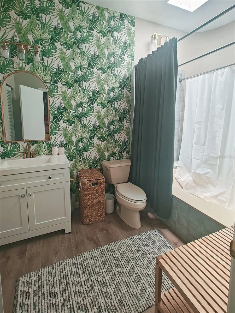 4907 82ND PLACE E Sarasota, FL 34243
