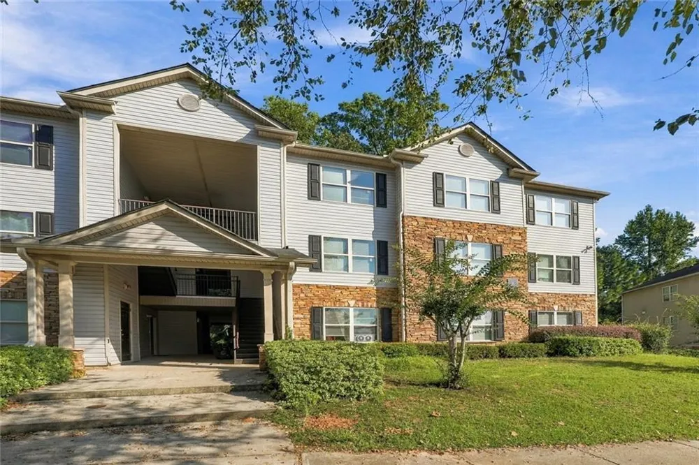 2102 Fairington Club Drive Lithonia, GA 30038