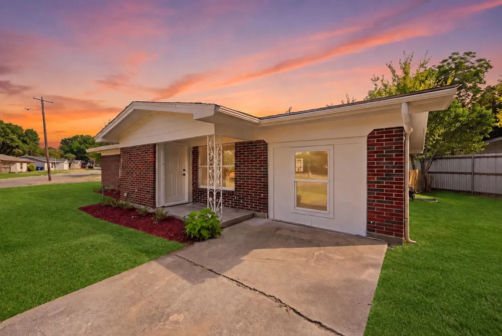 400 Hillcrest Street Mansfield, TX 76063
