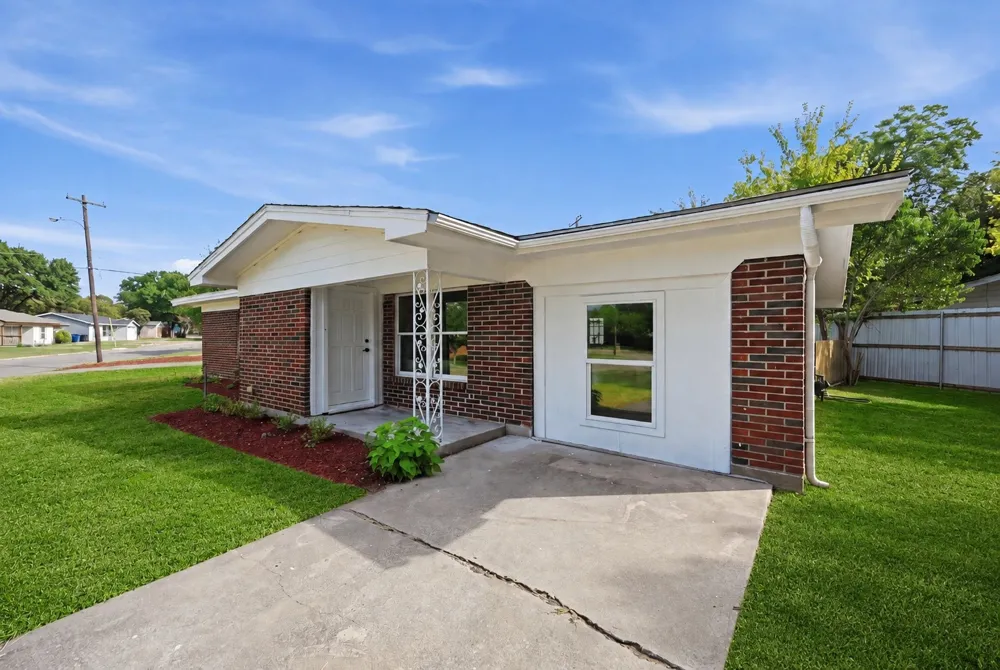 400 Hillcrest Street Mansfield, TX 76063