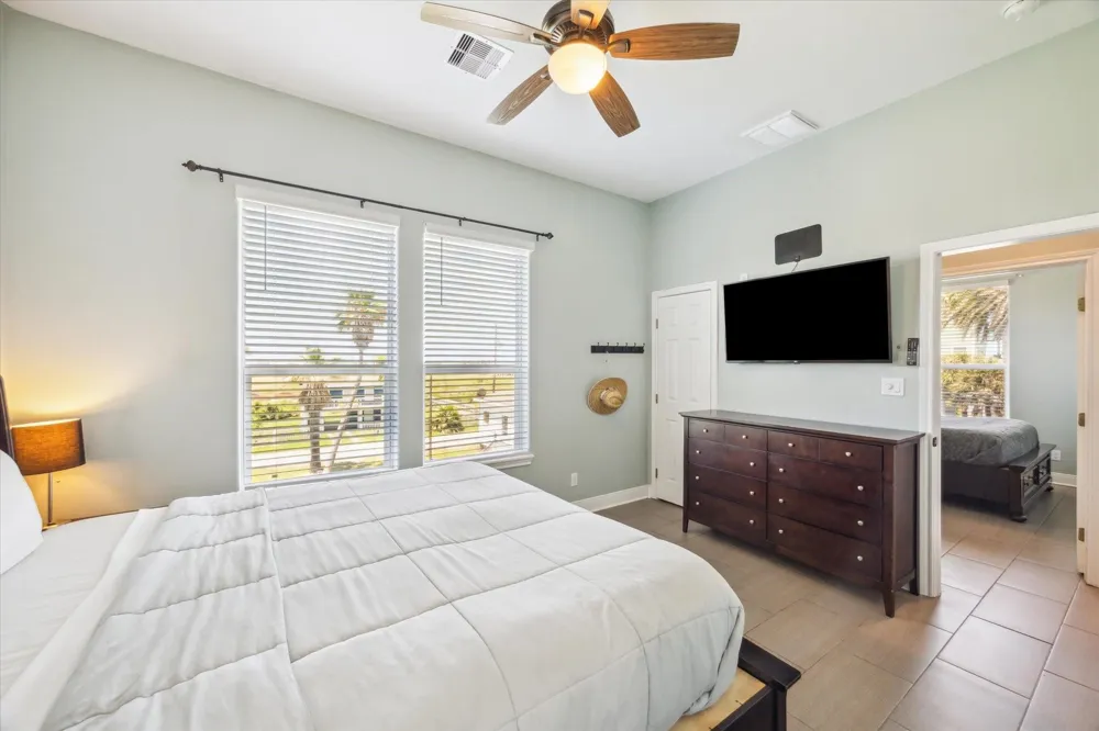 11216 Reagor Way Galveston, TX 77554