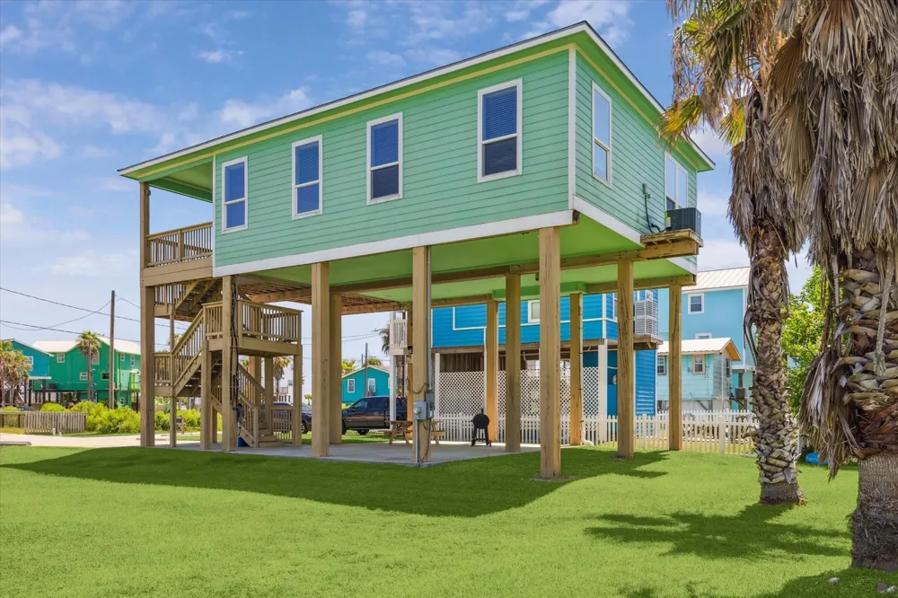 11216 Reagor Way Galveston, TX 77554
