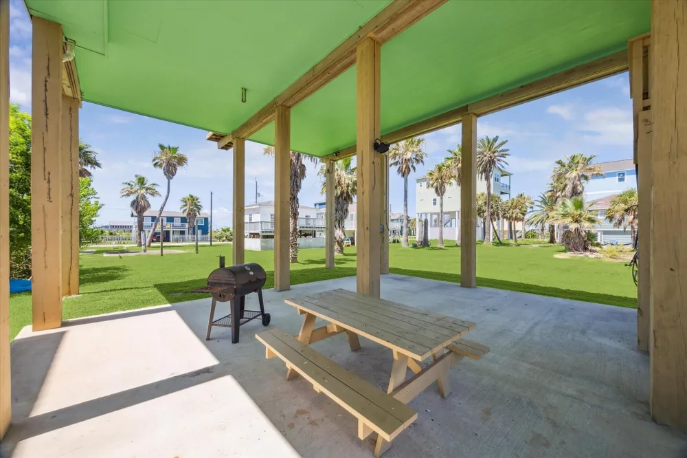 11216 Reagor Way Galveston, TX 77554