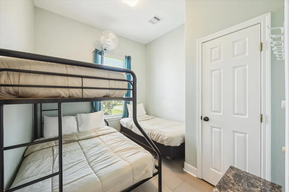 11216 Reagor Way Galveston, TX 77554