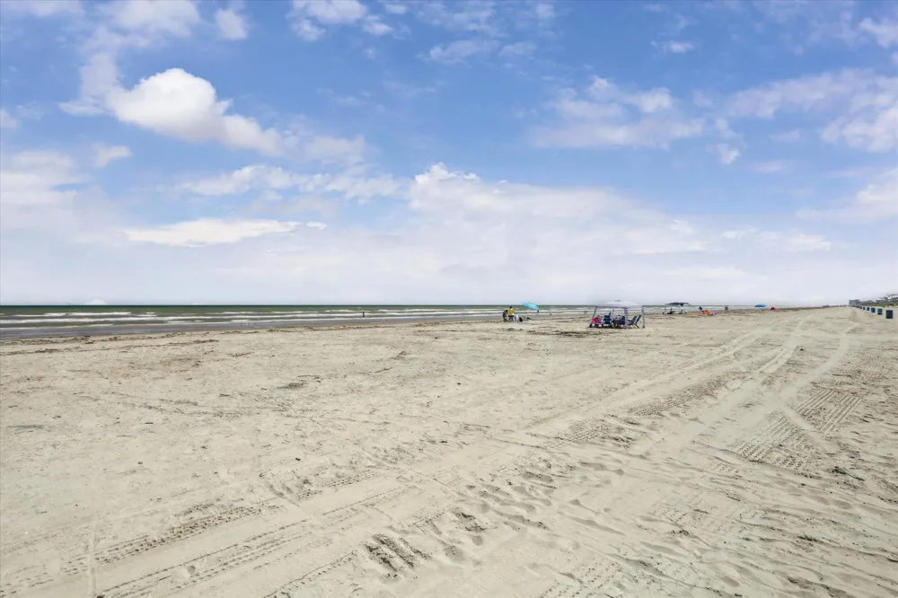 11216 Reagor Way Galveston, TX 77554
