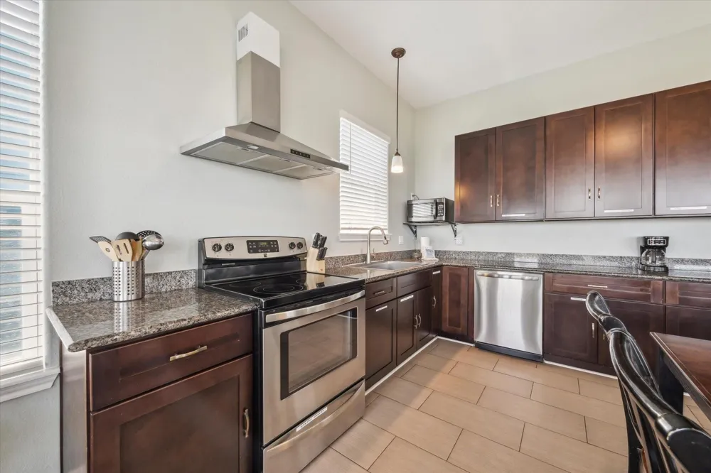 11216 Reagor Way Galveston, TX 77554