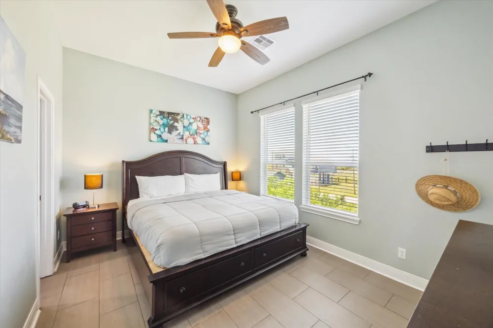 11216 Reagor Way Galveston, TX 77554