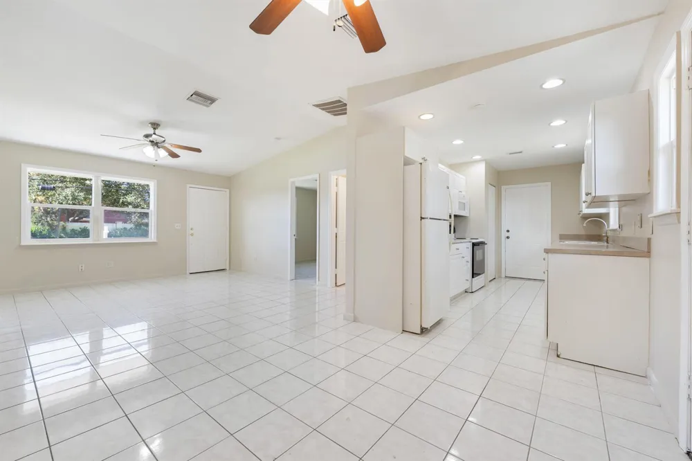 209 SW CHAPMAN AVENUE Port St. Lucie, FL 34984