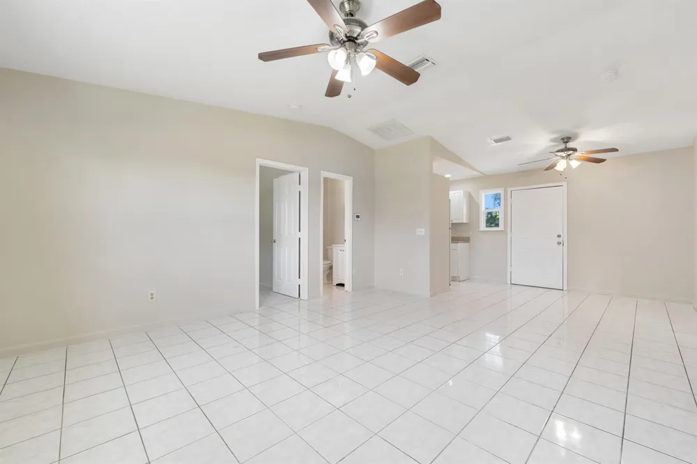209 SW CHAPMAN AVENUE Port St. Lucie, FL 34984