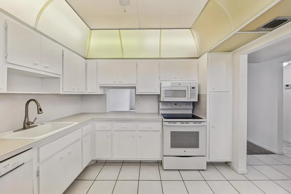 6731 Cypress Road #Unit 402 Plantation, FL 33317