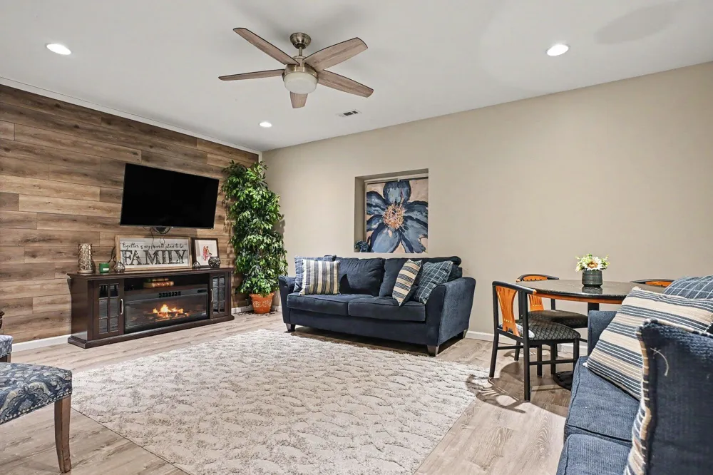 533 Lake Park Drive Valparaiso, IN 46385