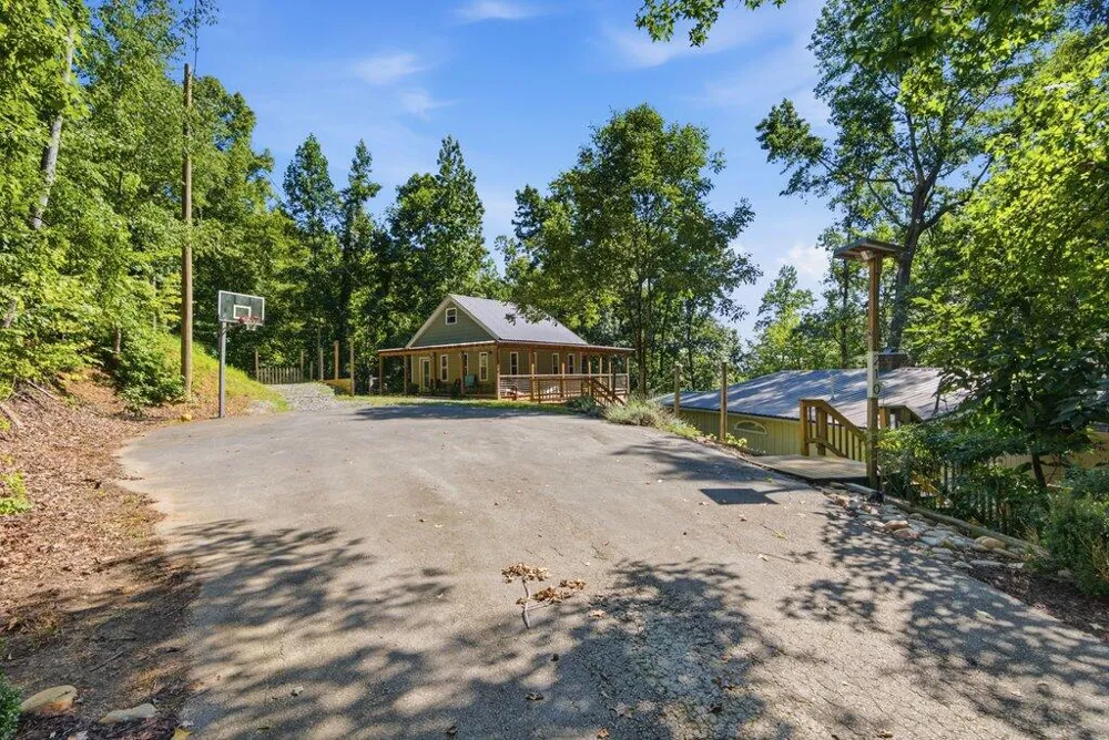 210 Sunset Court Spring City, TN 37381