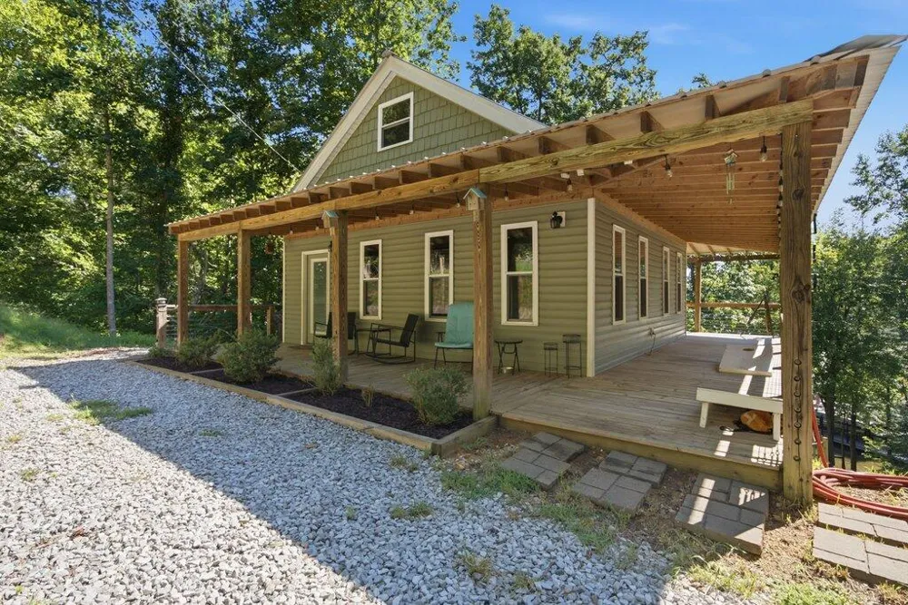 210 Sunset Court Spring City, TN 37381
