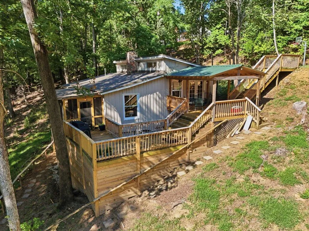 210 Sunset Court Spring City, TN 37381