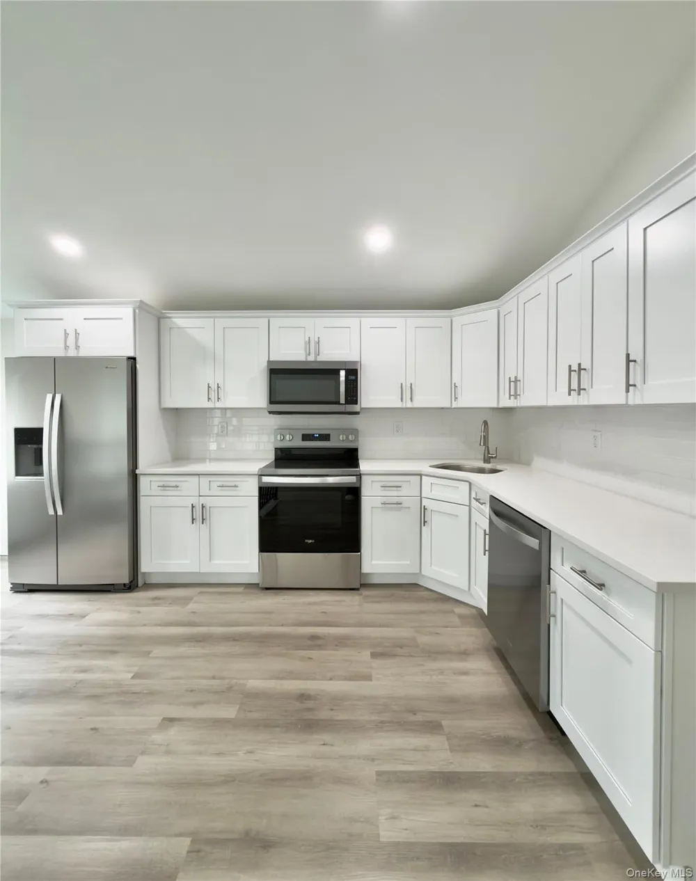 32 Dorchester Road Ronkonkoma, NY 11779