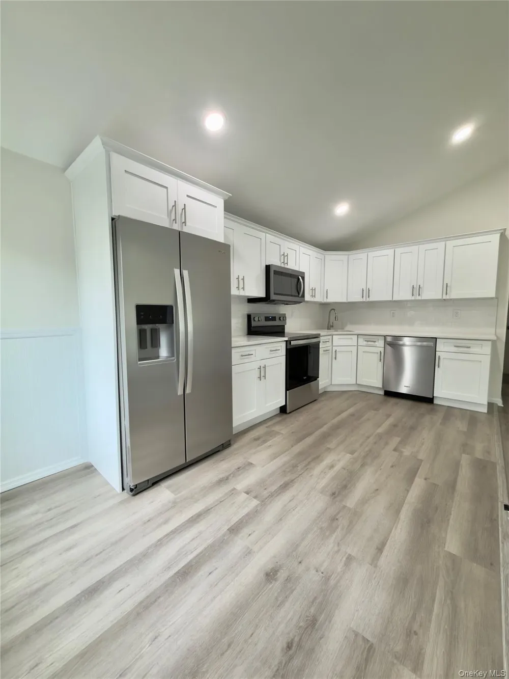 32 Dorchester Road Ronkonkoma, NY 11779
