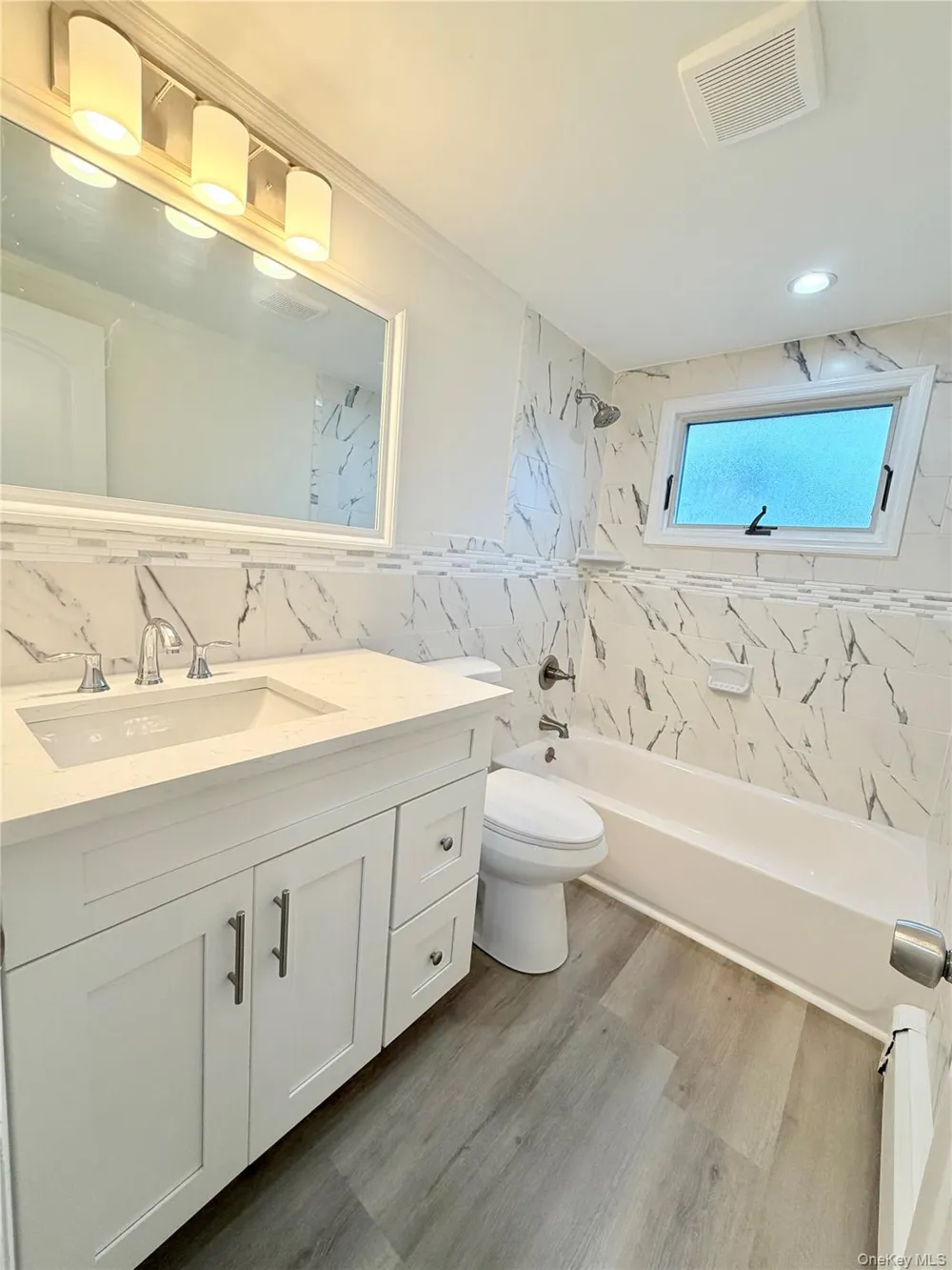 32 Dorchester Road Ronkonkoma, NY 11779