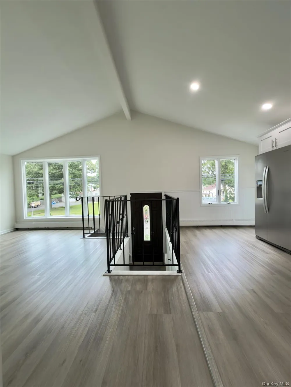 32 Dorchester Road Ronkonkoma, NY 11779