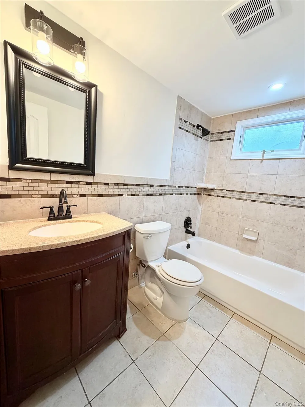 32 Dorchester Road Ronkonkoma, NY 11779