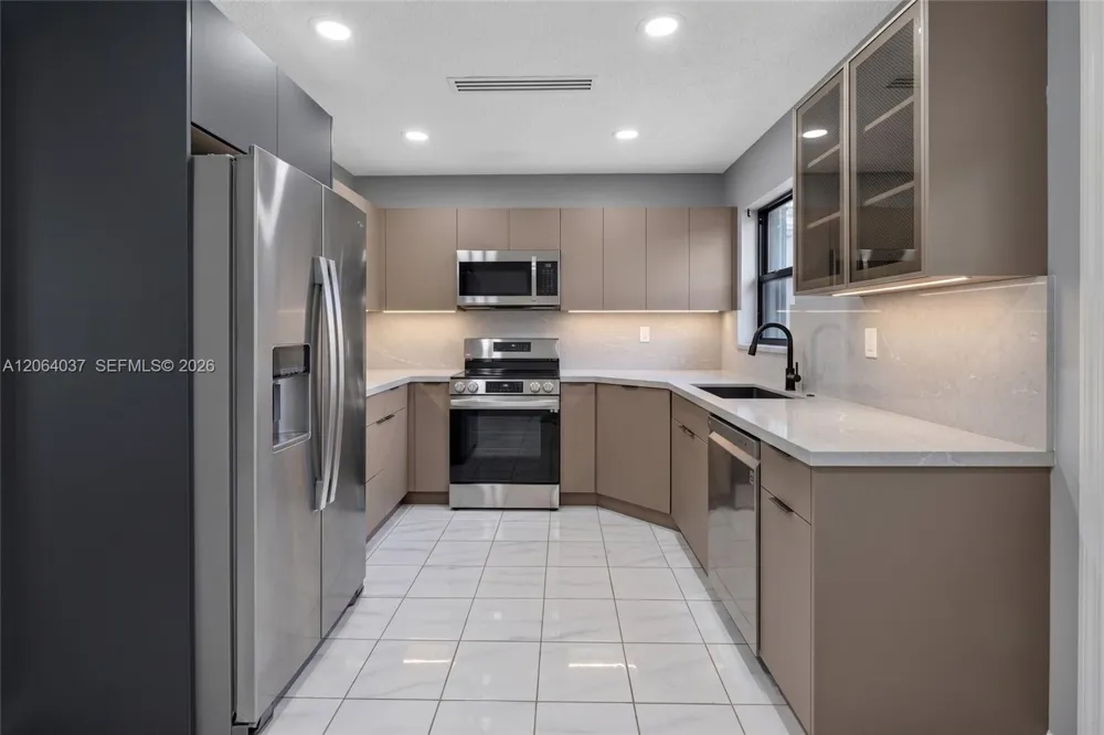 17950 NW 6th court Miami Gardens, FL 33169