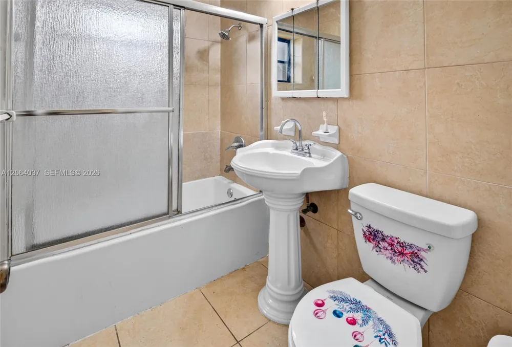 17950 NW 6th court Miami Gardens, FL 33169