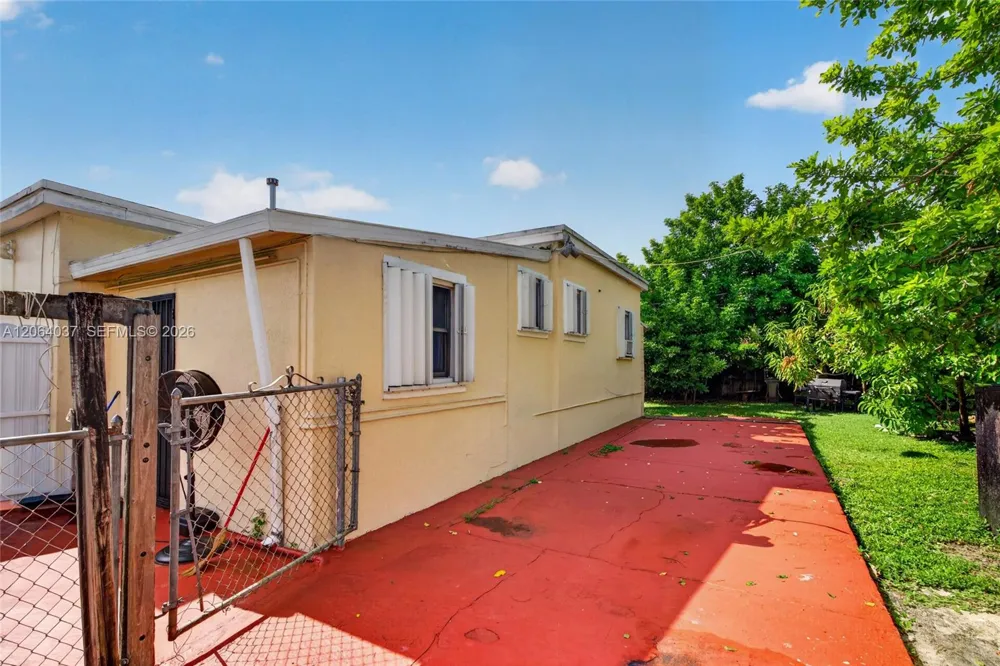 17950 NW 6th court Miami Gardens, FL 33169