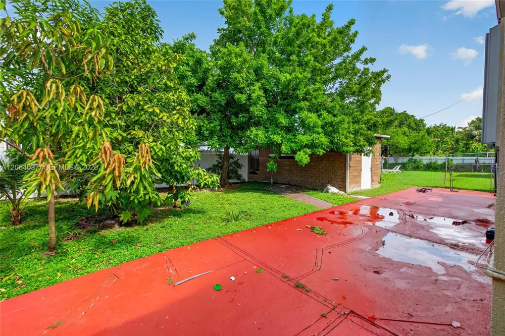 17950 NW 6th court Miami Gardens, FL 33169