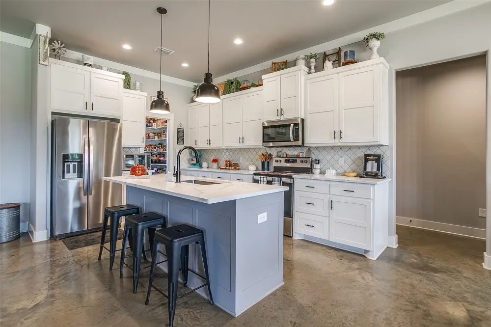 492 Clark Lake Road Weatherford, TX 76088