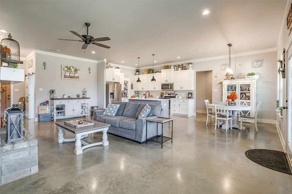 492 Clark Lake Road Weatherford, TX 76088
